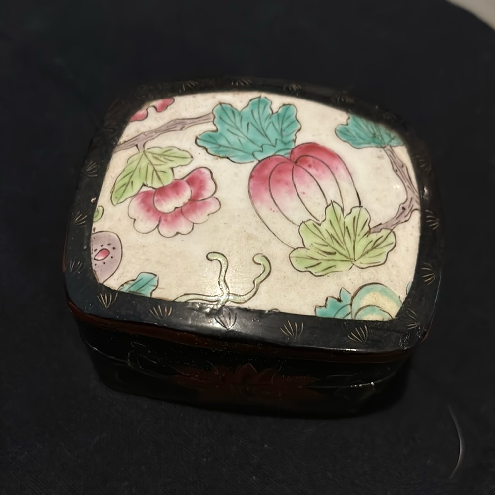 Chinese Lacquer Shard Trinket Box 3.75”